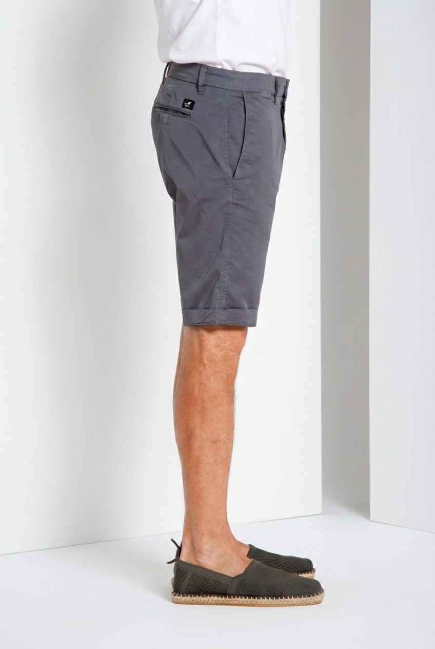 London men's chino bermuda in stretch gabardine regular fit ①