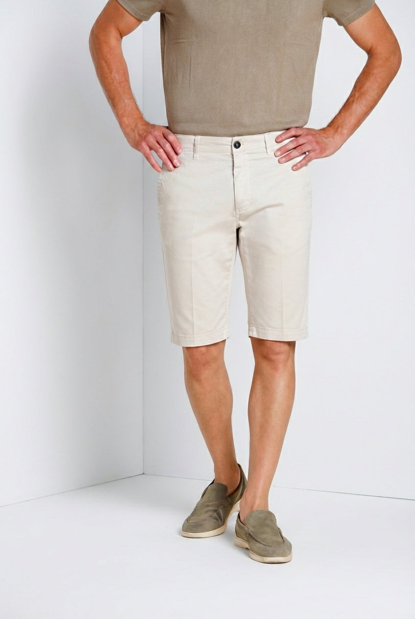 London Herren Chino Bermuda aus Stretch-Gabardine regular fit ①