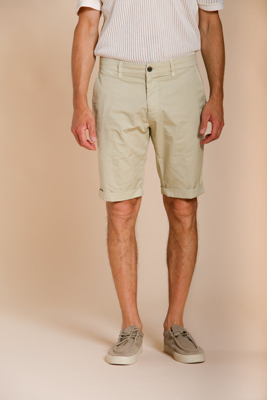 London men's chino bermuda in stretch gabardine regular fit ①