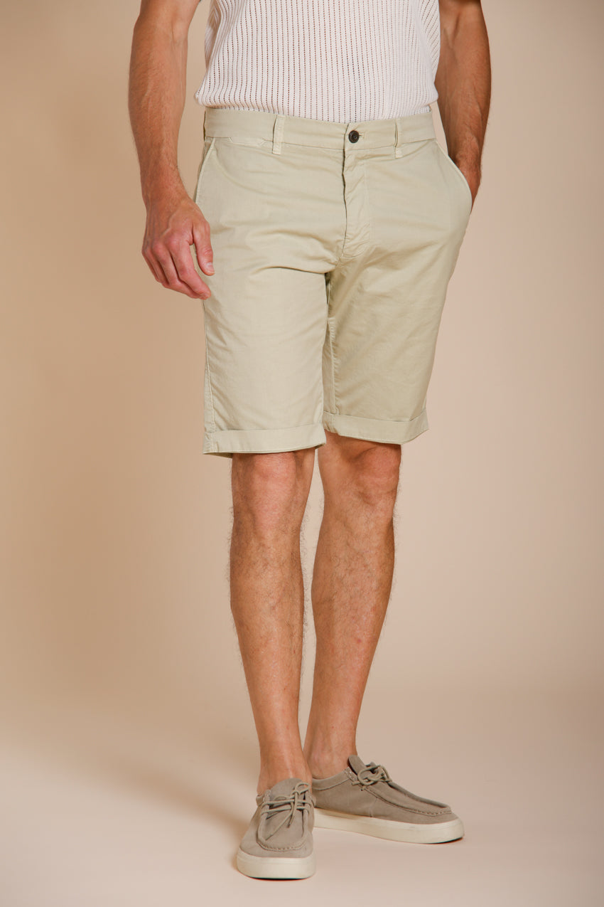 London men's chino bermuda in stretch gabardine regular fit ①