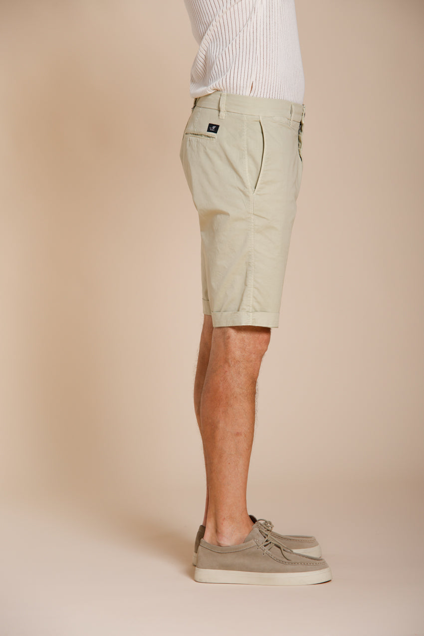 London men's chino bermuda in stretch gabardine regular fit ①