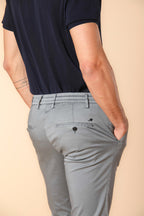 Milano Jogger Travel pantalon chino jogger homme en satin technique travel stretch Extra Slim Fit