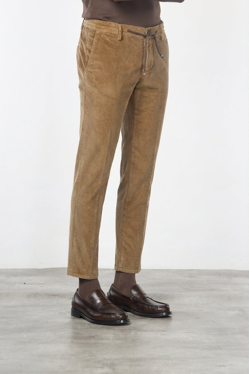 Milano Jogger men’s chino pants in 500-wale velvet with extra slim fit