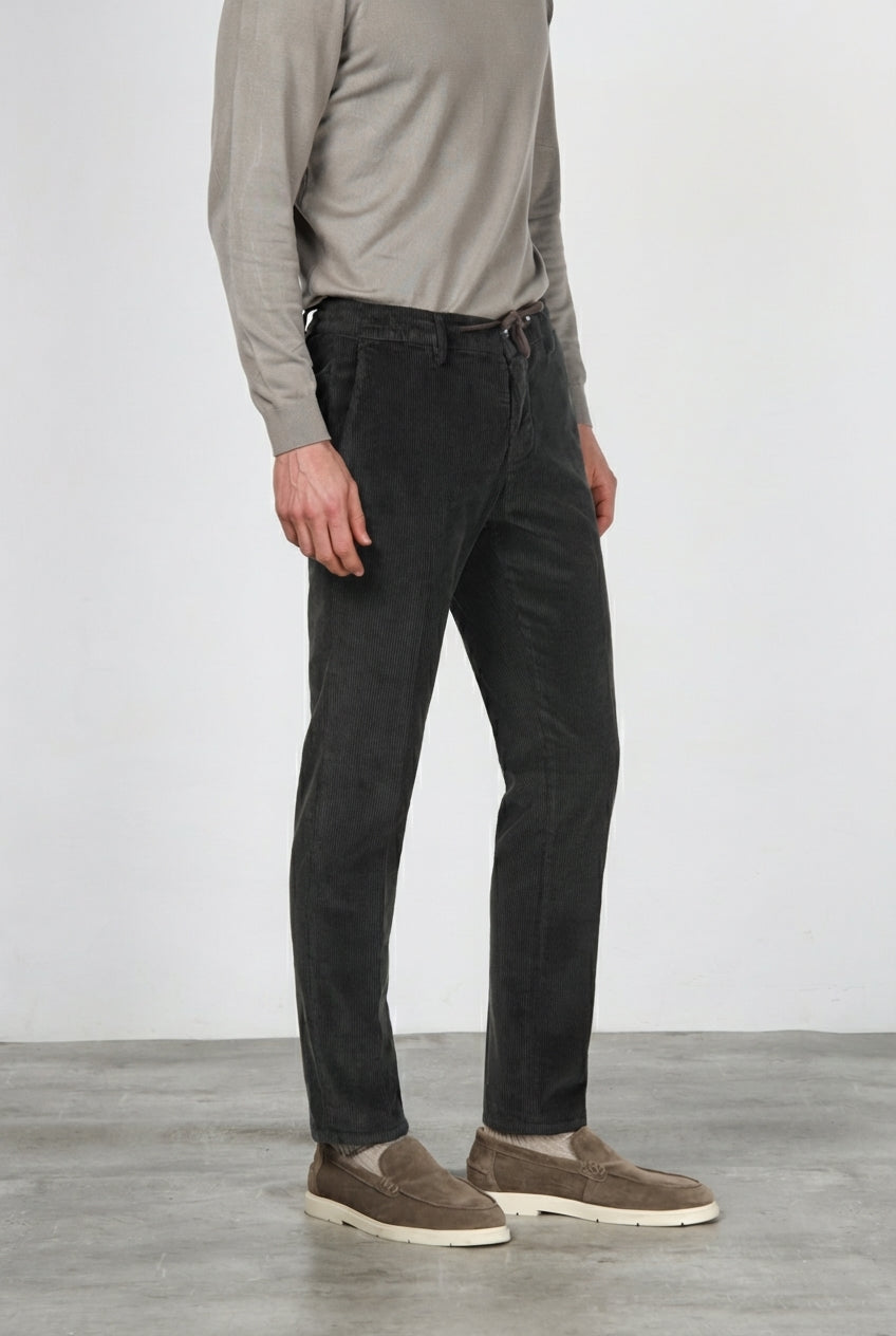 Milano Jogger men’s chino trousers in 500-wale corduroy extra slim fit