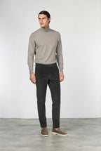 Milano Jogger men’s chino trousers in 500-wale corduroy extra slim fit