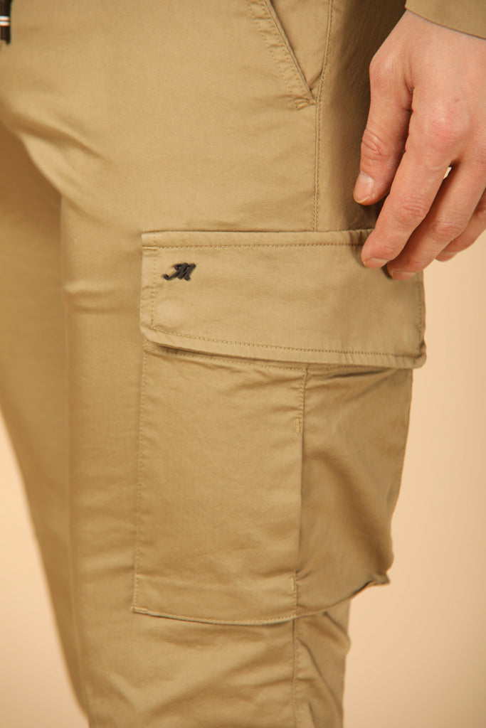 Image 3 du pantalon cargo jogger pour homme, modèle Chile Jogger Travel en kaki, coupe extra slim de Mason's