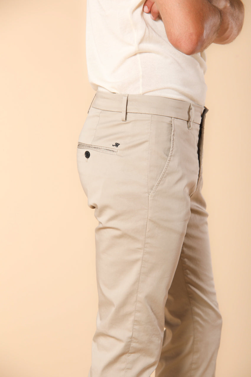 Torino Herren Chino Hose aus technischem Travel-Stretch-Satin Slim Fit