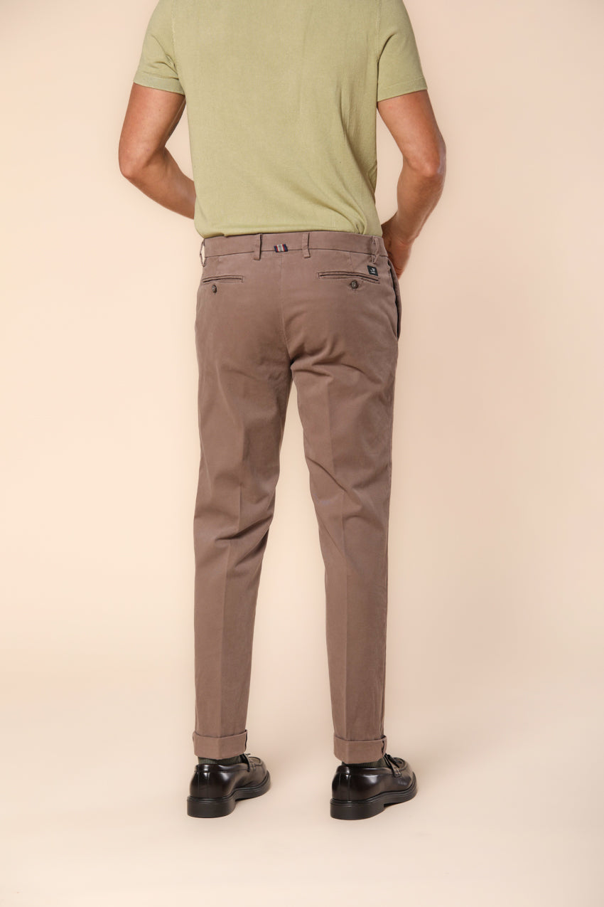 New York Pantalon chino homme en gabardine stretch coupe régulière  ①.