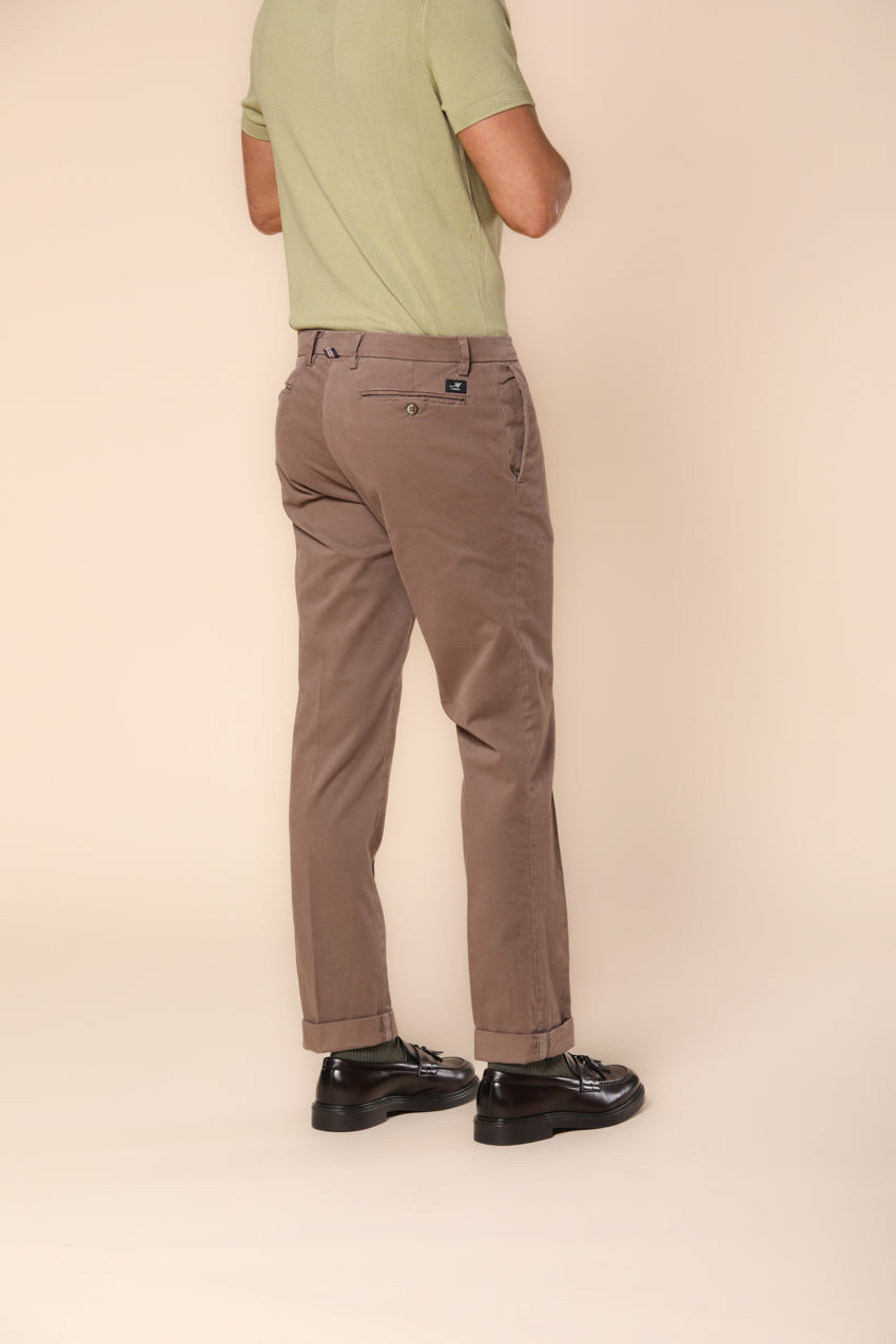 New York Pantalon chino homme en gabardine stretch coupe régulière  ①.