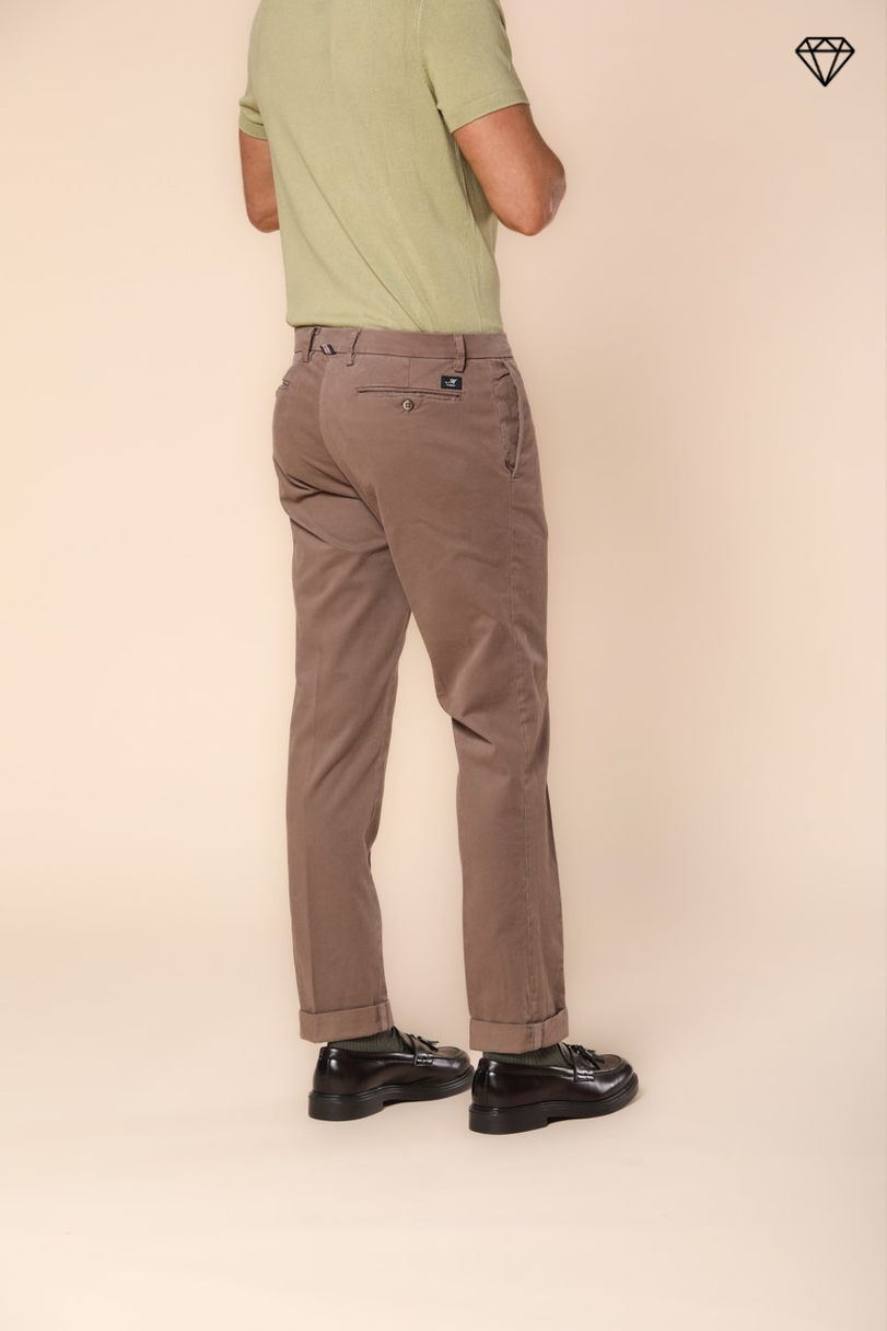 New York men's chino pants in gabardine stretch regular fit  ①.