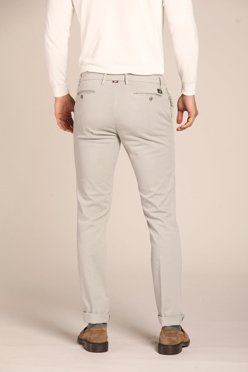 immagine 5 di pantalone chino uomo modello New York, di colore celestino fit regular di Mason's