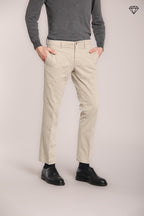 Foto 1 New York pantalone chino uomo in gabardina stretch regular fit ①