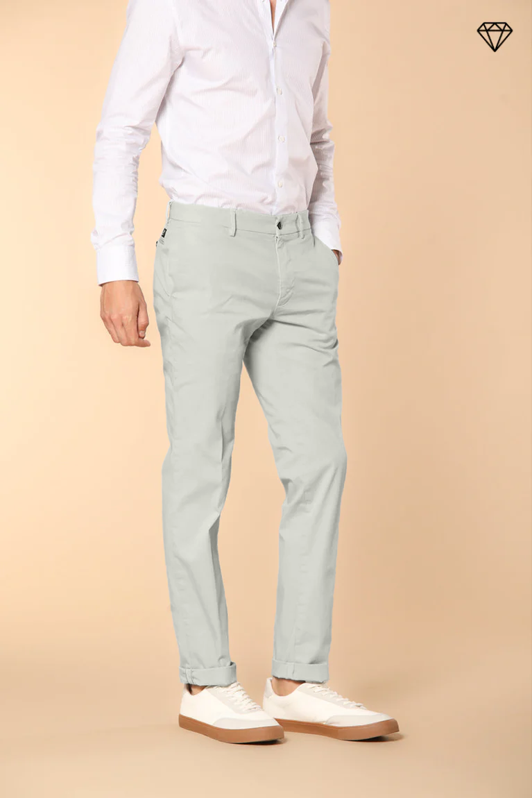 New York Pantalon chino homme  en satin stretch coupe Regular ①