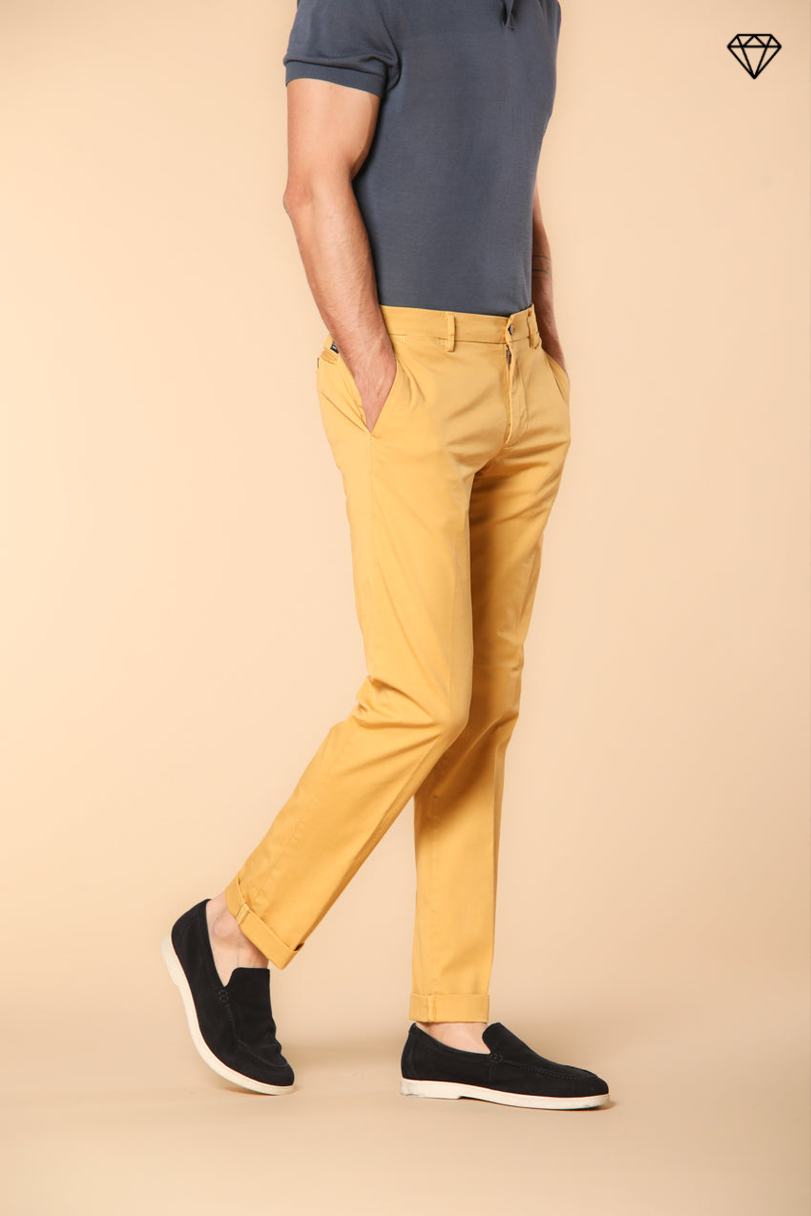 New York Herren Chino Hose aus Stretch-Satin Regular Fit ①