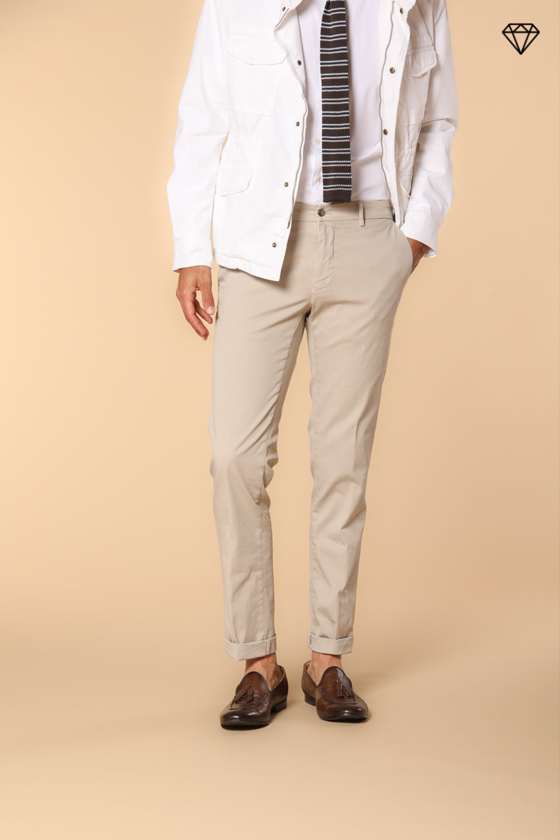 New York men's chino pants in stretch satin regular fit ①