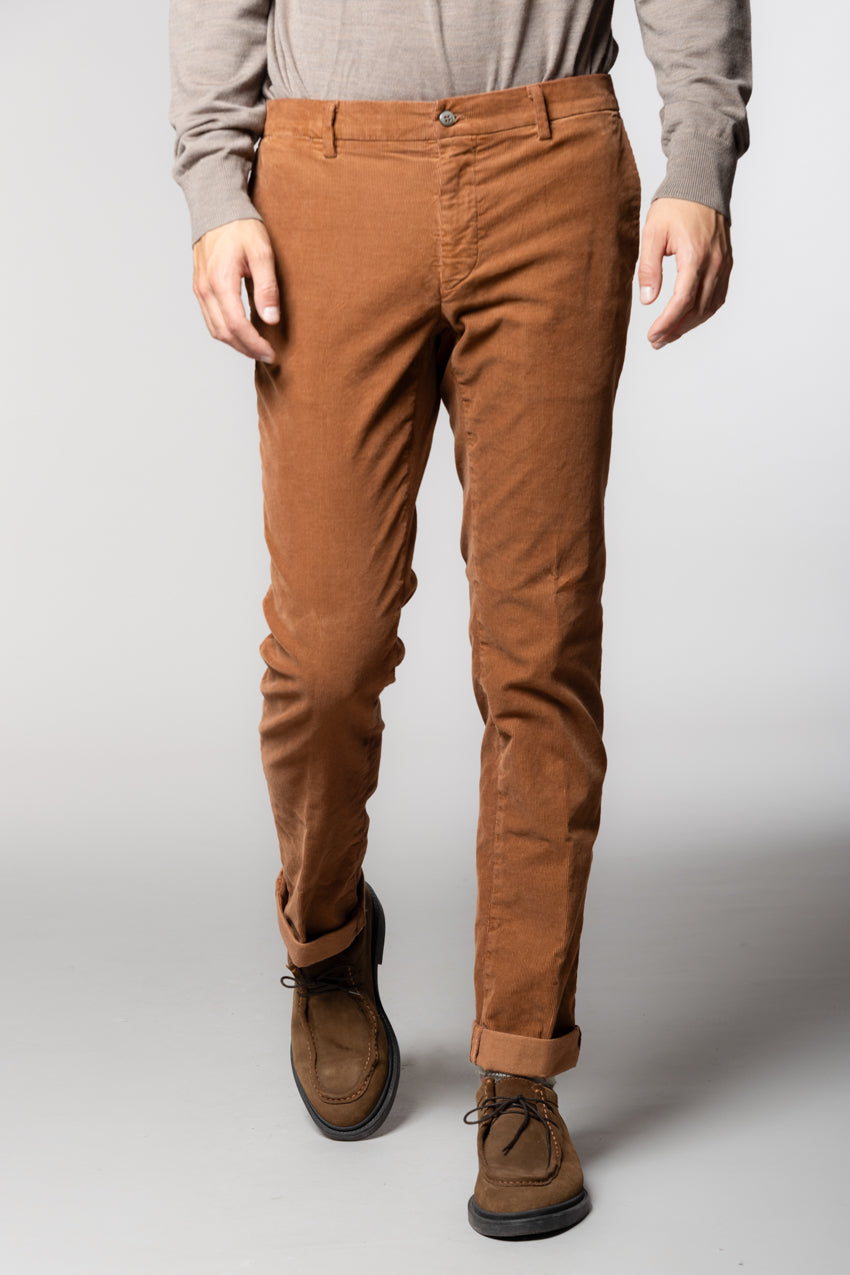 New York men's chino pants in 1000-ridge corduroy regular fit