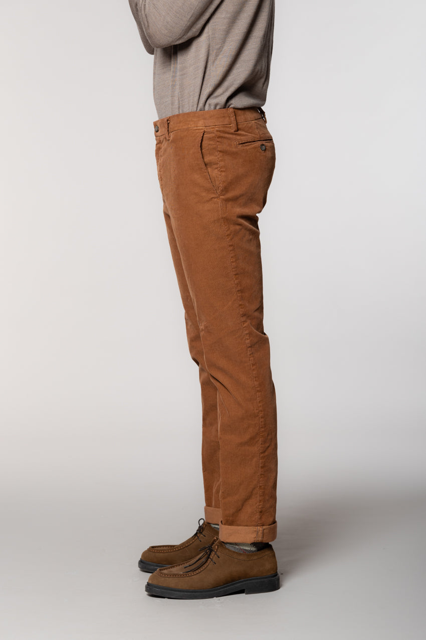 New York men's chino pants in 1000-ridge corduroy regular fit