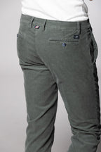 New York men's chino pants in 1000 wale corduroy regular fit