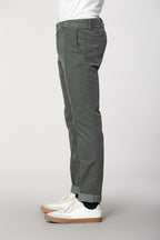 New York men's chino pants in 1000 wale corduroy regular fit