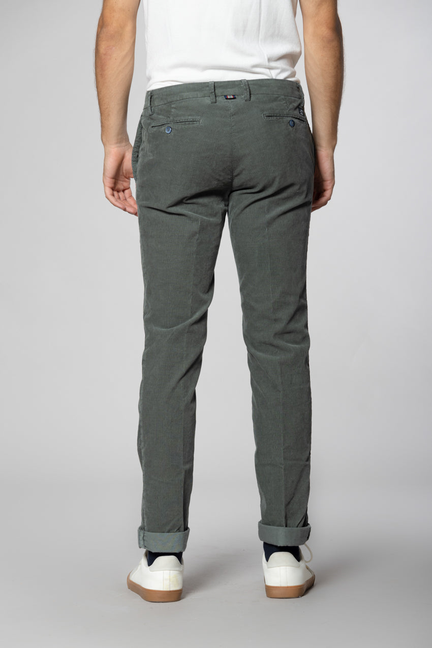 New York men's chino pants in 1000 wale corduroy regular fit