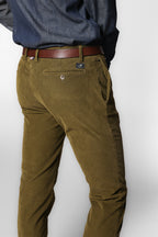 New York men's chino pants in 1000 wale corduroy regular fit