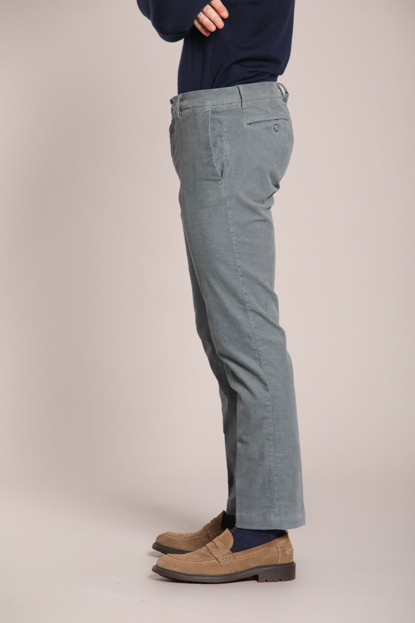 New York men's chino pants in 1000-ridge corduroy regular fit