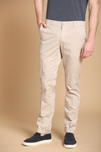 New York City pantalon chino homme en twill de coton pima léger stretch regular fit