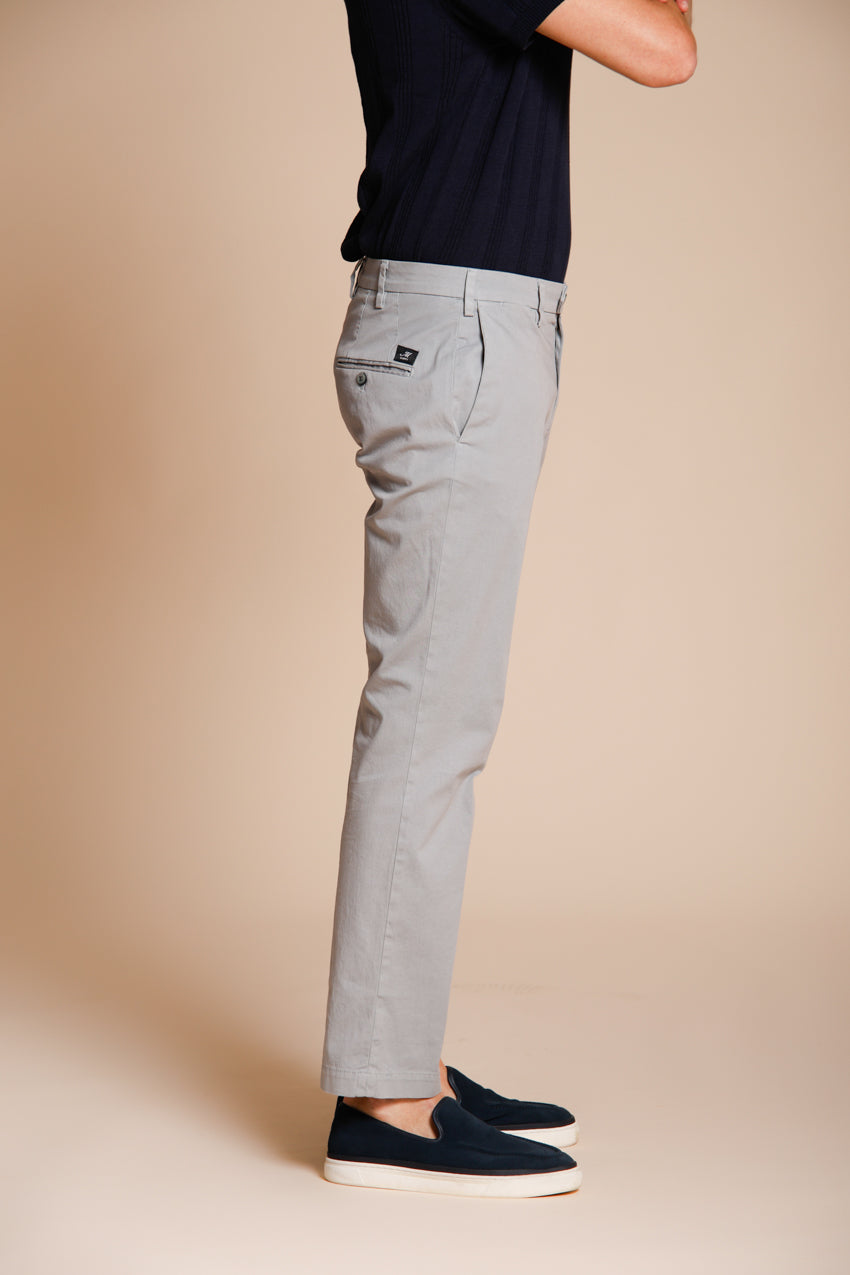 New York men's chino pants in stretch gabardine regular fit ①