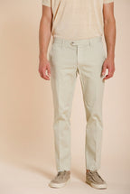 New York men's chino pants in stretch gabardine regular fit ①