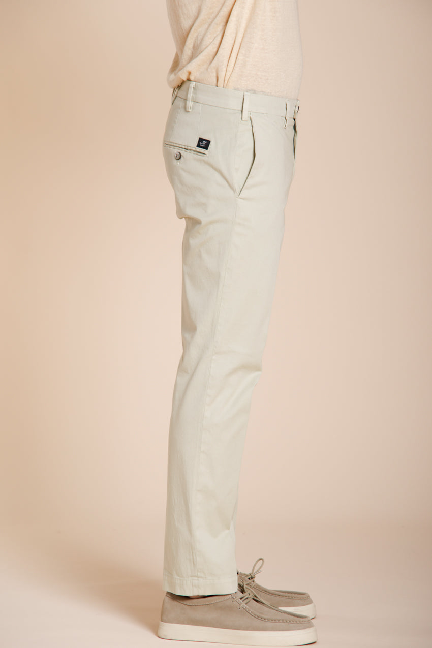 New York Hose Chino Herren aus Stretch Gabardine regular fit ①