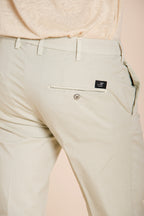 New York Hose Chino Herren aus Stretch Gabardine regular fit ①