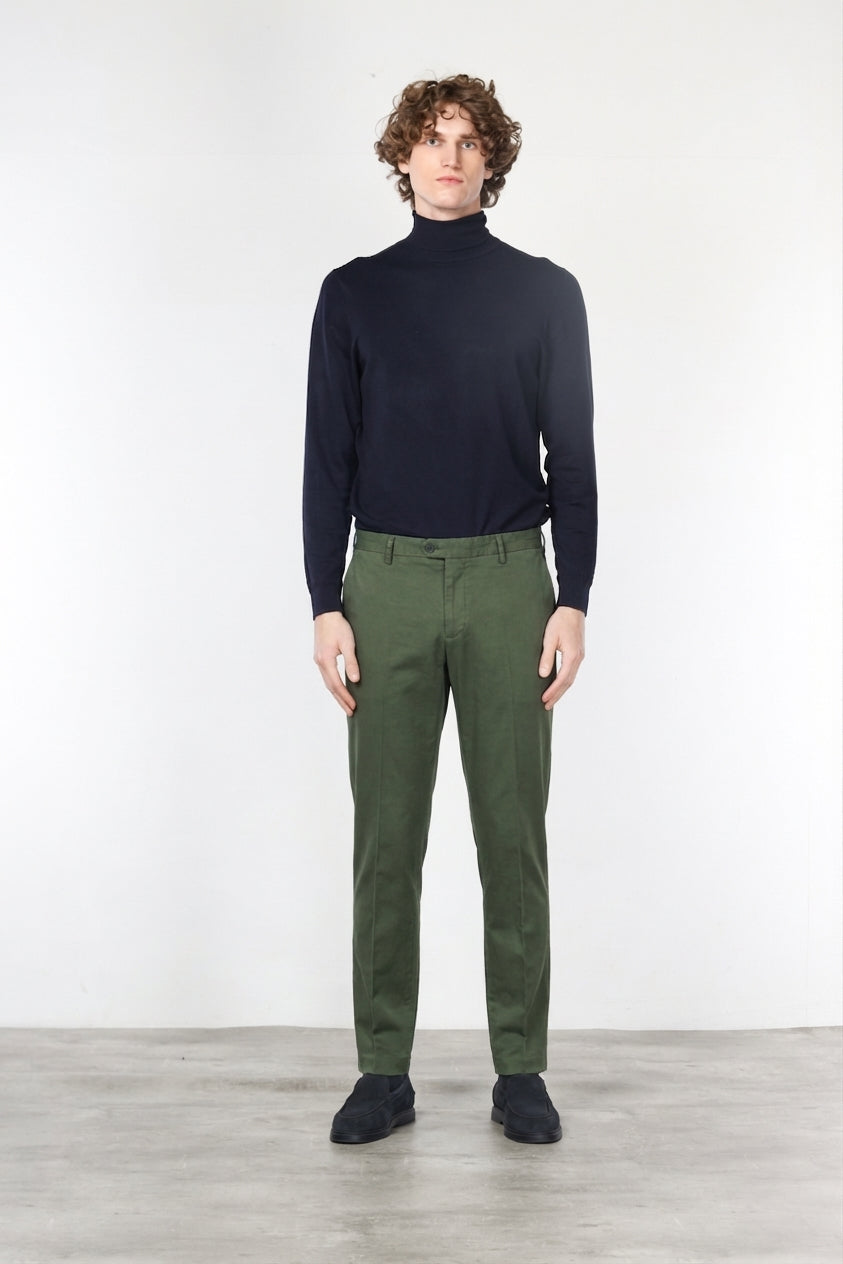 New York men’s chino pants in cotton and wool gabardine with regular fit