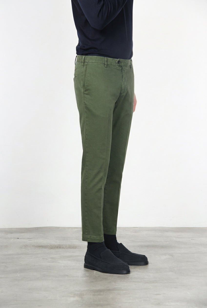 New York men’s chino pants in cotton and wool gabardine with regular fit
