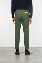 New York men’s chino pants in cotton and wool gabardine with regular fit