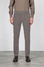 New York men’s chino pants in stretch 2000-wale velvet with regular fit ①
