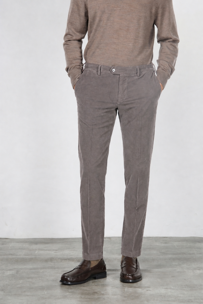 New York men’s chino pants in stretch 2000-wale velvet with regular fit ①

