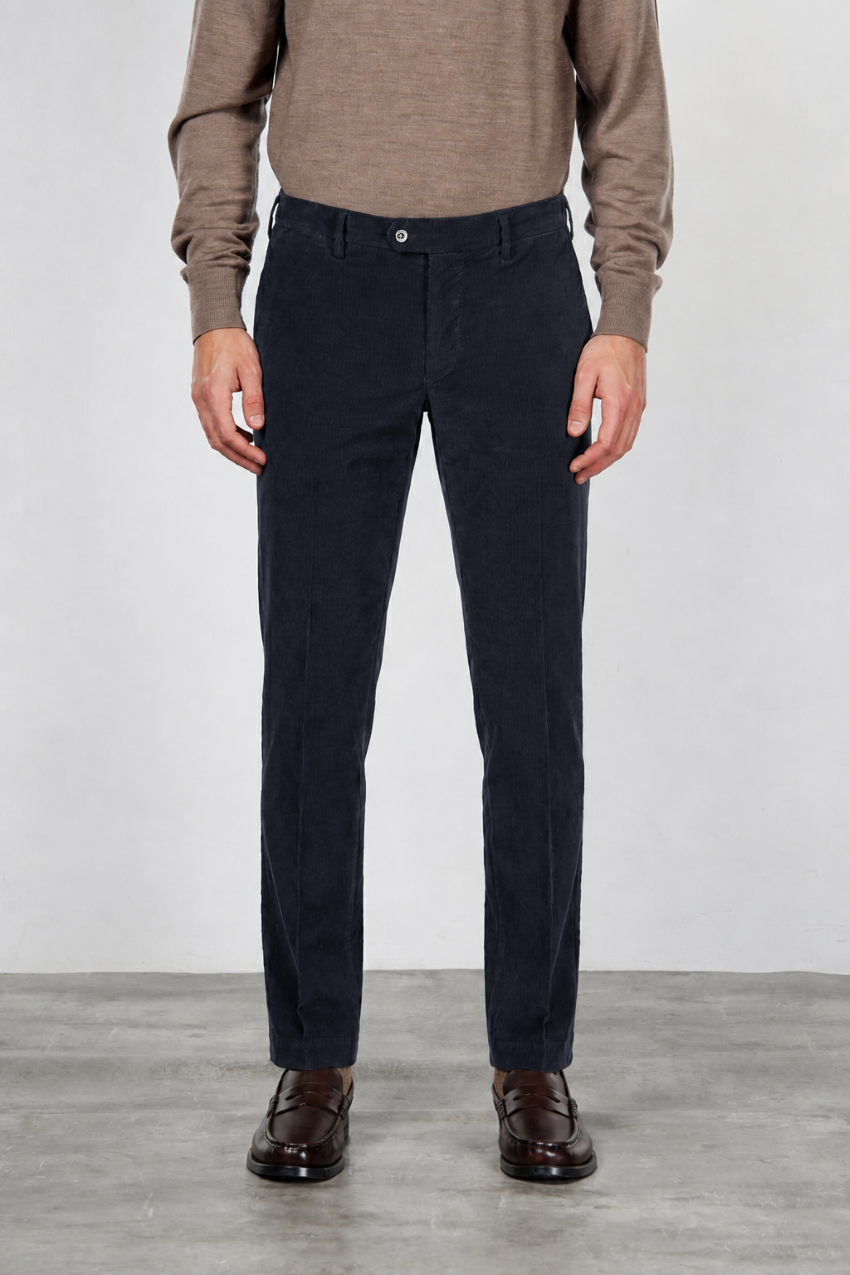 New York Chinohose für Herren aus stretchigem 2000-Rippen-Samt mit regular fit ①
