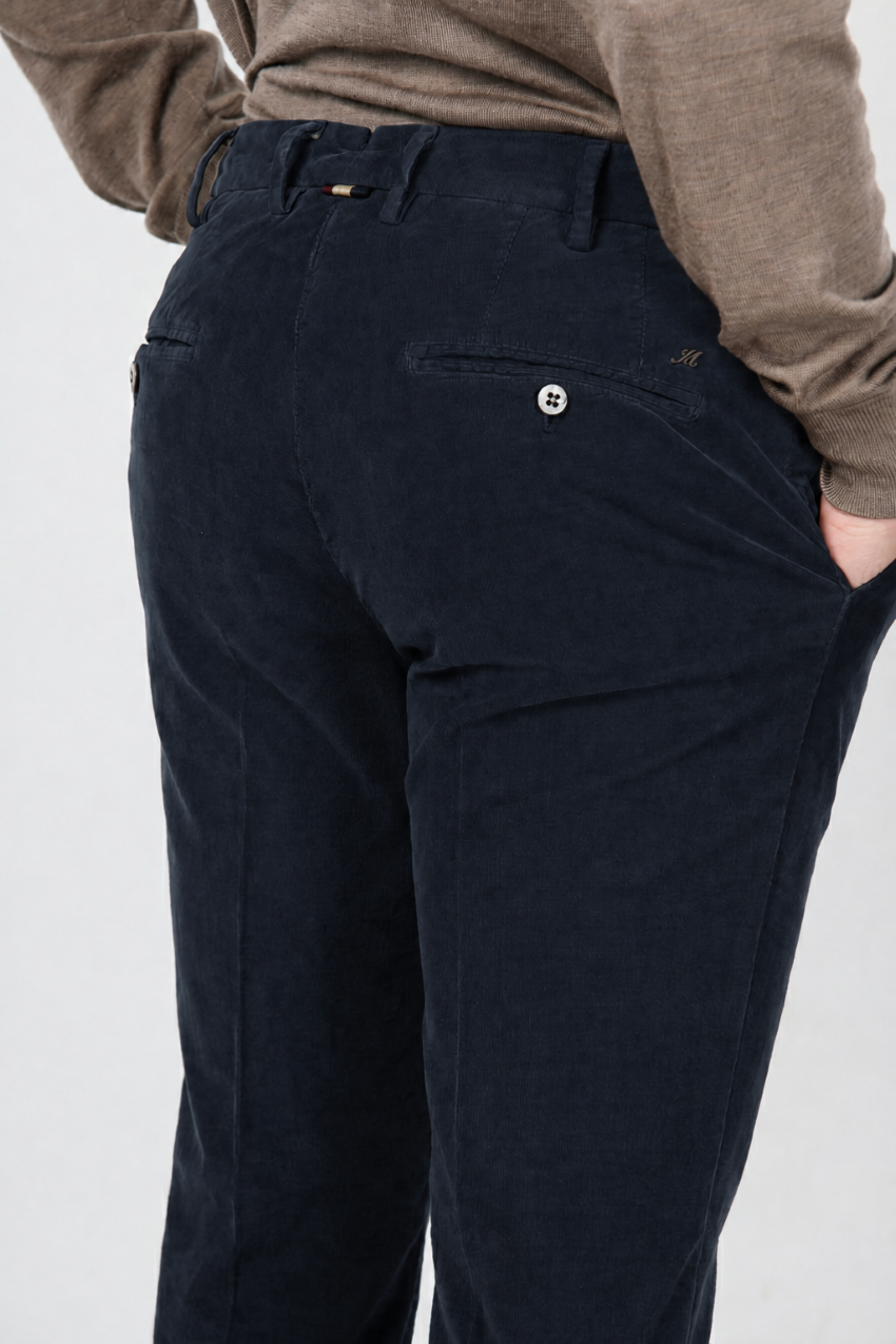 New York Chinohose für Herren aus stretchigem 2000-Rippen-Samt mit regular fit ①
