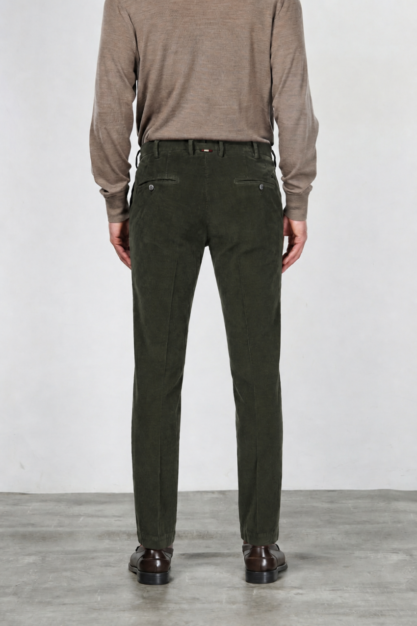 New York Chinohose für Herren aus stretchigem 2000-Rippen-Samt mit regular fit ①