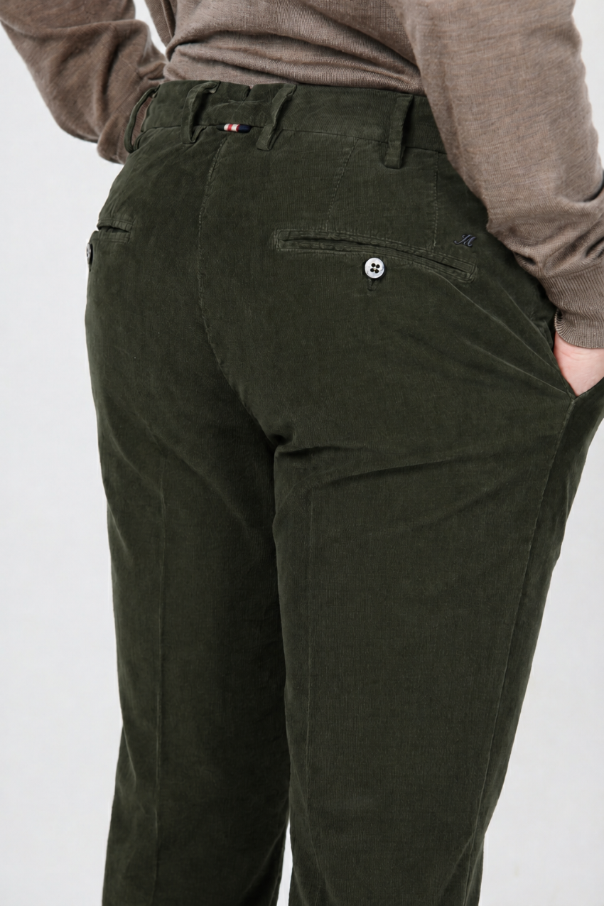 New York Chinohose für Herren aus stretchigem 2000-Rippen-Samt mit regular fit ①