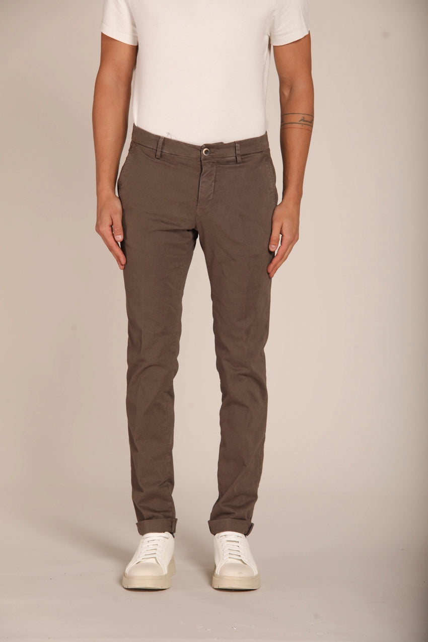 immagine 3 di pantalone chino uomo modello Milano Style, di colore cacao, fit extra slim di Mason's