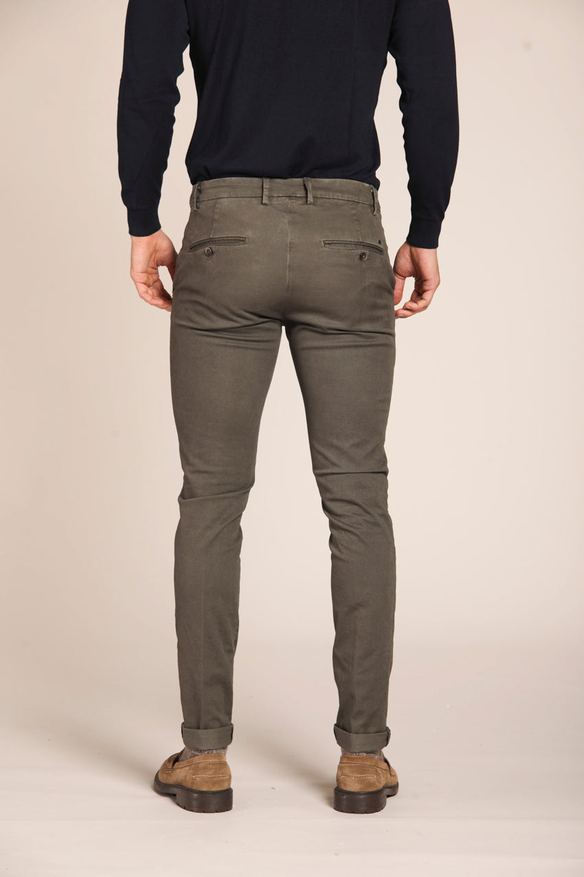 immagine 5 di pantalone chino uomo modello Milano Style, di colore verde new, fit extra slim di Mason's