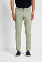 Milano pantalon chino homme en gabardine stretch extra slim fit ①