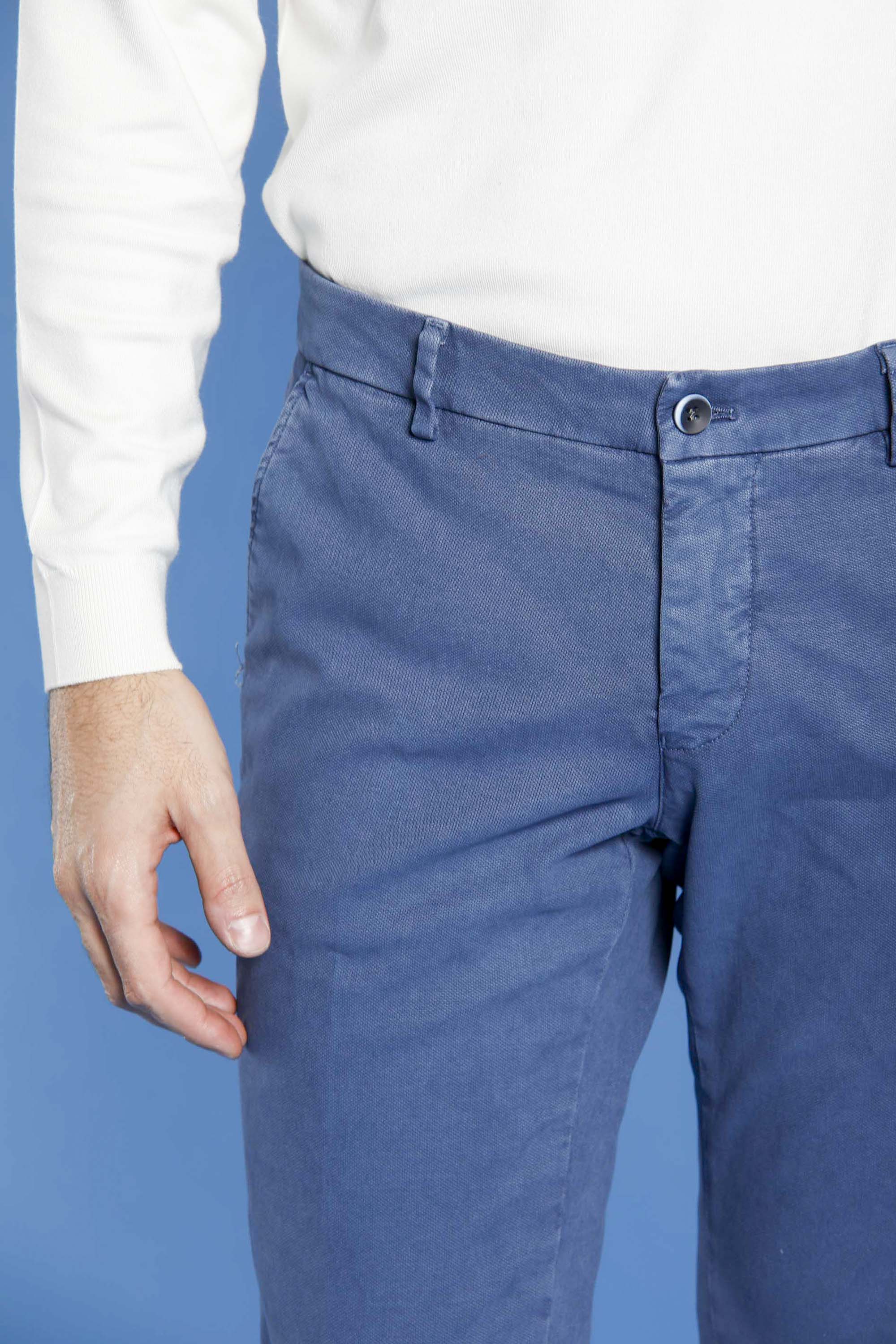 Milano Style pantalon chino homme en gabardine et modal stretch coupe extra slim ①