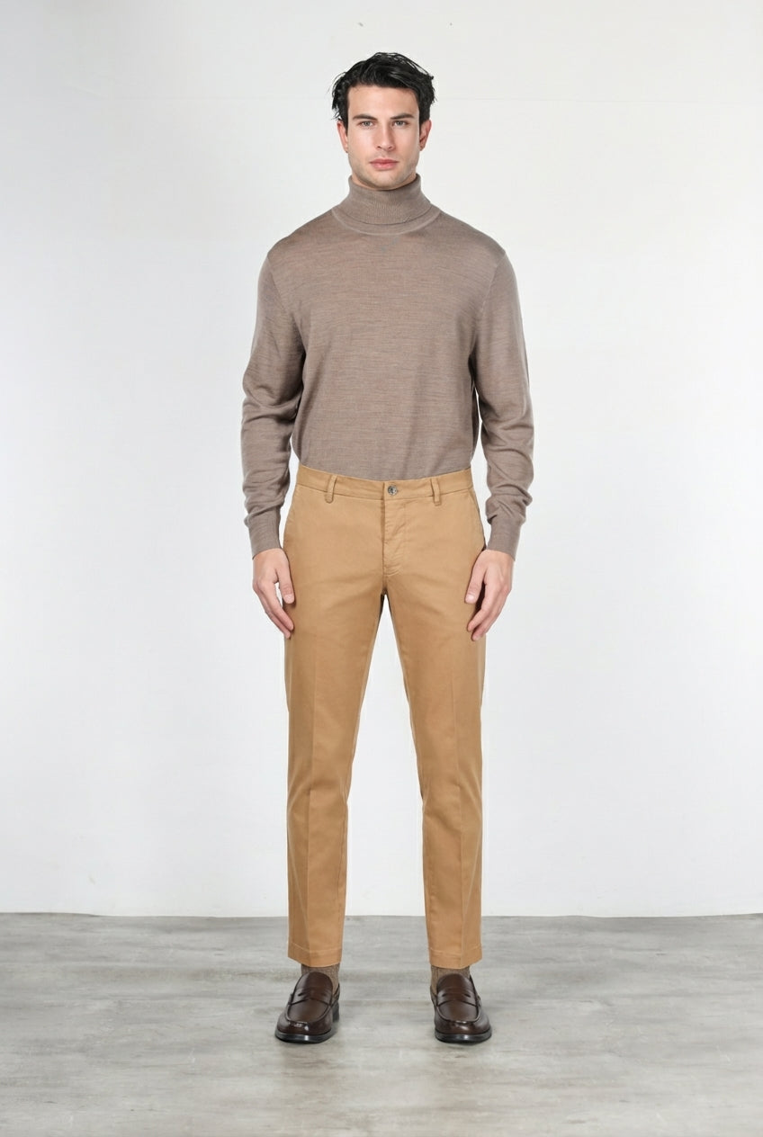 Milano men’s chino pants in stretch gabardine with extra slim fit ①
