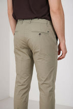 Milano pantalone chino uomo in gabardina stretch extra slim fit ①