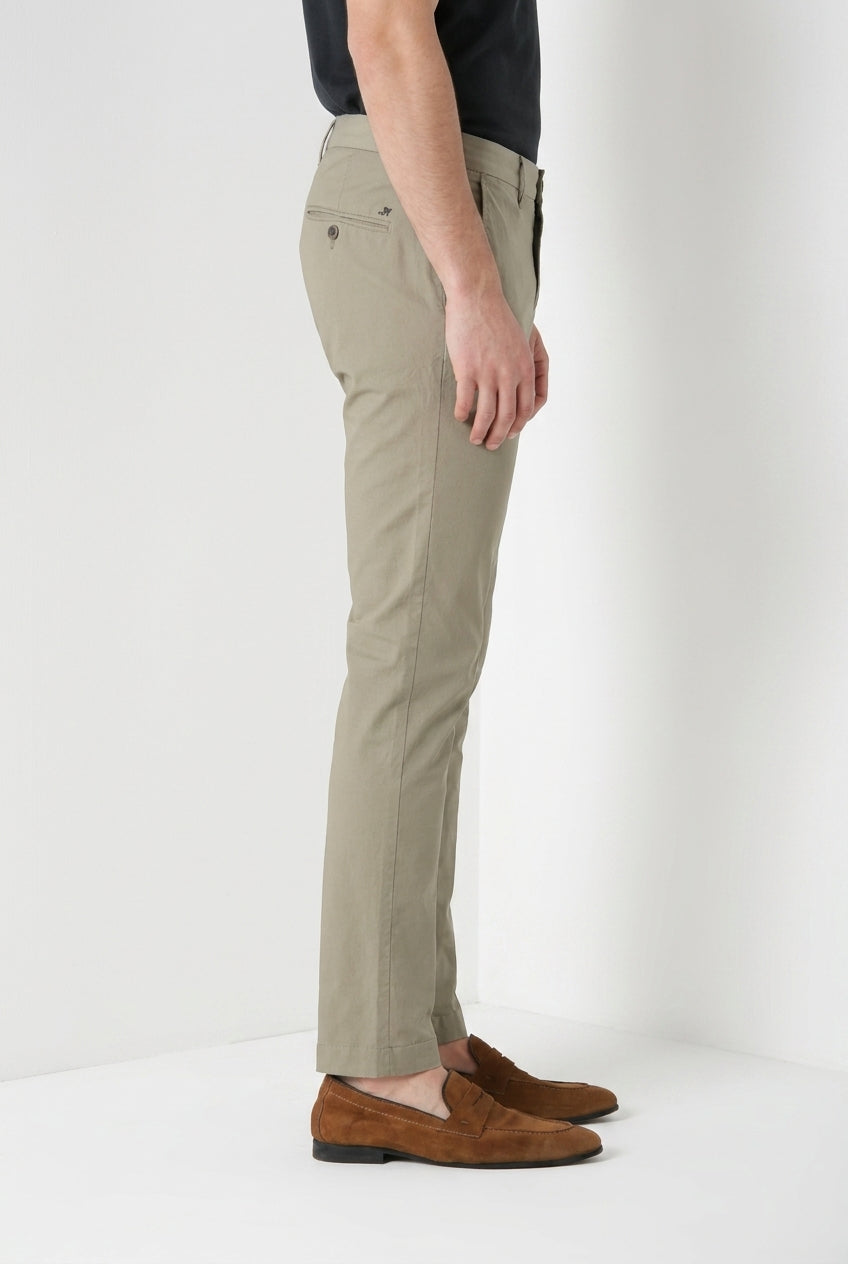 Milano pantalone chino uomo in gabardina stretch extra slim fit ①
