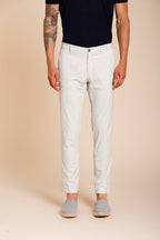 Milano pantalon chino homme en gabardine stretch extra slim fit ①