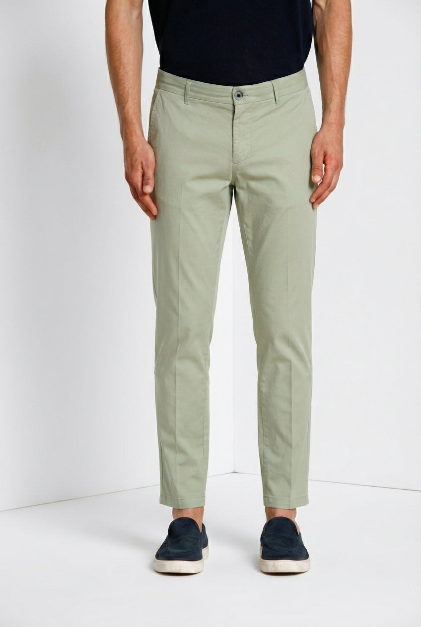 Milano pantalon chino homme en gabardine stretch extra slim fit ①