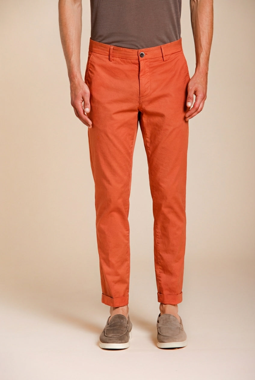 Milano pantalon chino homme en gabardine stretch extra slim fit ①